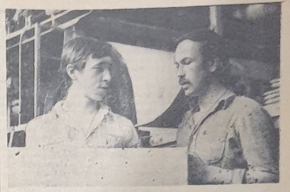 коммунист С.И. Литвинов (слева), а сушильщиком - В.И. Цыгулев