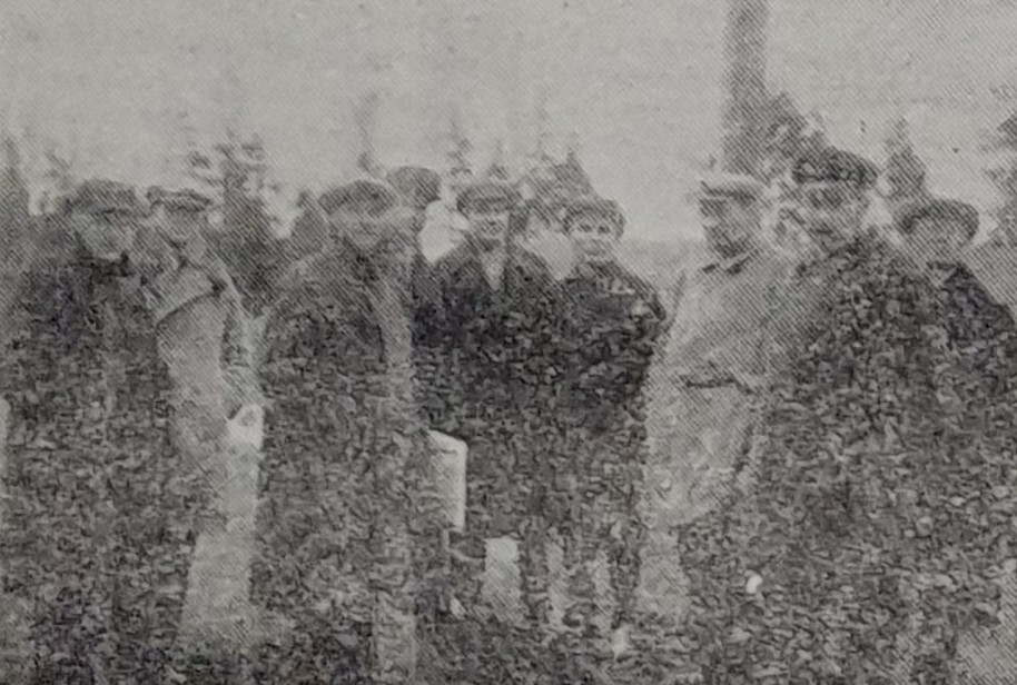 партийно-правительственная делегация, возглавляемая С.М. Кировым, прибывшая на пуск Сясьского комбината. 1923 год